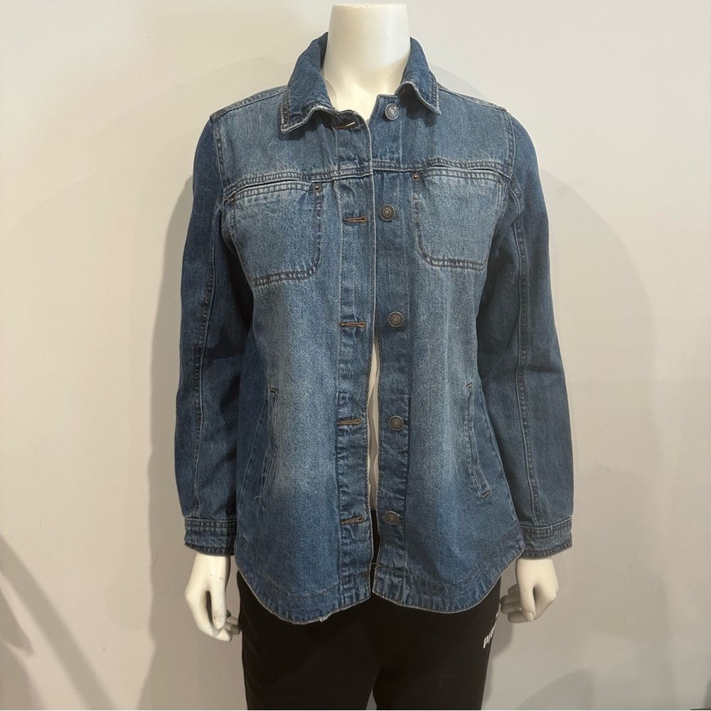 Curve Appeal Denim Shirt Jacket – Effortless Layering Staple 💙